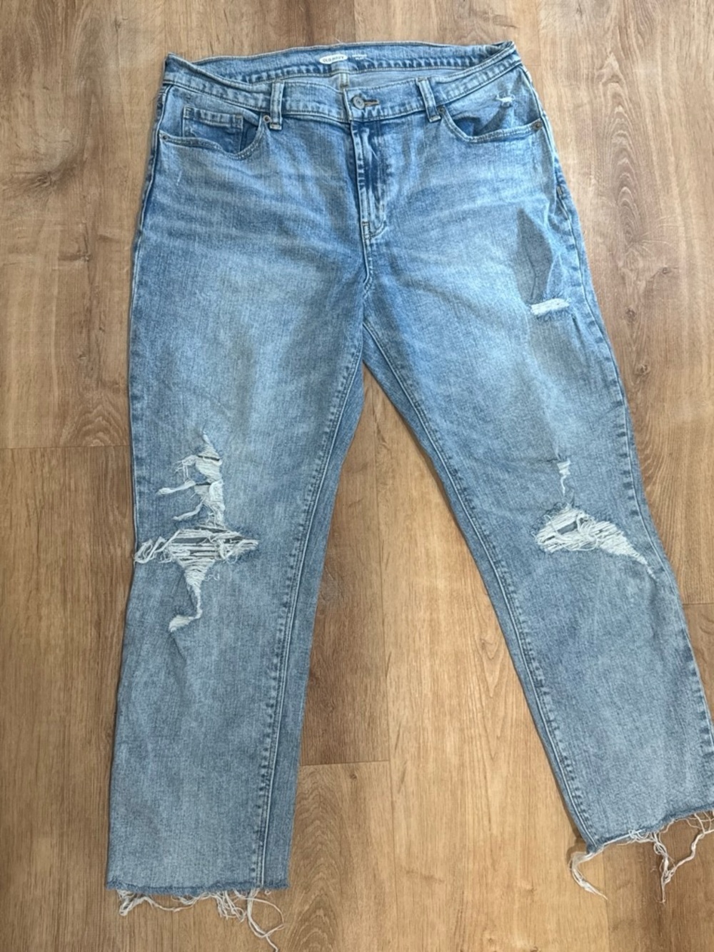Old Navy Women's Light Blue Distressed Boyfriend Jeans
